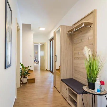 Holiday home Mala Halu By Interhome