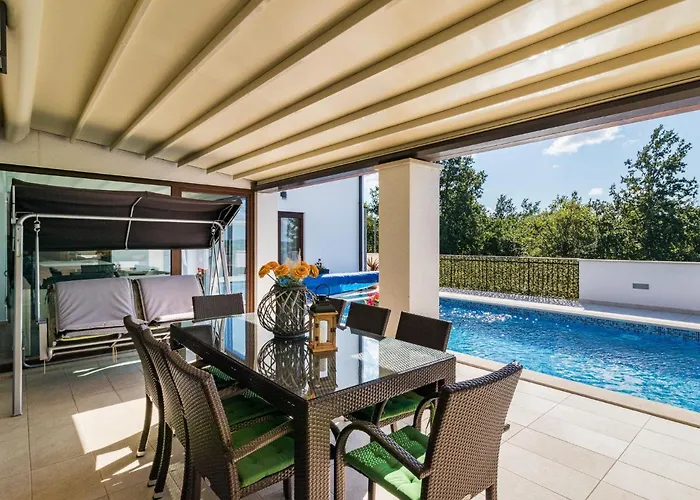 Mala Halu By Interhome