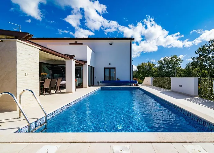 Mala Halu By Interhome Vikendica